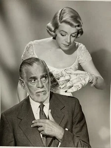 Boris Karloff & Rosemary Clooney "Lux Show" Halloween Party 1957 NBC Press Photo - Picture 1 of 3
