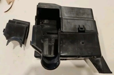 2004 2005 2006 NISSAN ALTIMA 2.5L AT UNDER HOOD FUSE BOX 7154708230 - Image 1 of 3