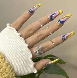 Hermosas Uñas Brillante Arco Iris Remolino Rosa Azul Amarillo Diseño Pegamento en Extra Largo  - Imagen 1 de 2
