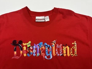 VINTAGE DISNEY DISNEYLAND Mens XL Spell out Winnie Pooh Font Red - Picture 1 of 7