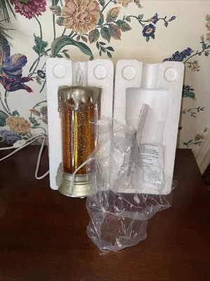 Vela brillante iluminada de 11" con punta parpadeante de Valerie Parr Hill nueva brillante dorada Foto 1 de 4