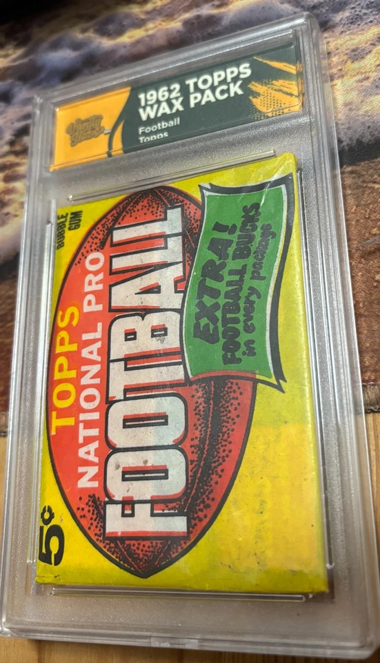 Paquete de cera de 5c Topps Football 1962 sin abrir con losa de tocador adicional ~ leer como está Foto 1 de 4