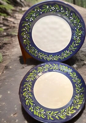 Merritt “Mistletoe” With Holly 8.5” Melamine Plates Quality Product Set/4 Plates - Image 1 of 4