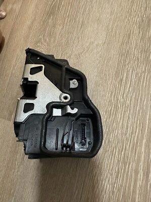 BMW 528I 535I 2015 sedán cerradura puerta delantera izquierda pestillo actuador A053702 OEM Foto 1 de 4