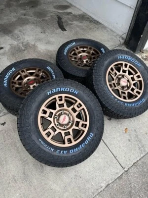 RUEDAS TRD 17x8 llantas bronce neumáticos hankook toyota tacoma 4runner fj cruiser 6x5,5 Foto 1 de 4