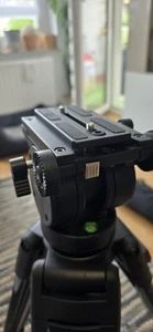 Professional Camera Tripod With Fluid Head - Picture 1 of 8