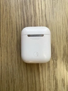 Genuine Apple Airpods Charging Cases 1st or 2nd Gen Wireless Bluetooth White - Zdjęcie 1 z 3