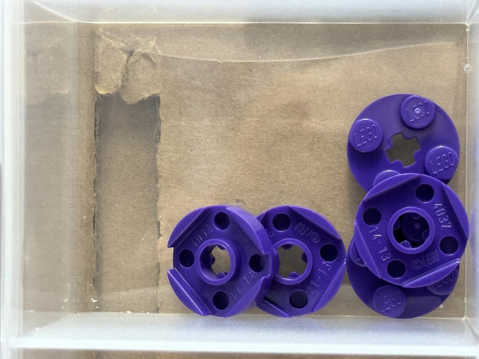 Piezas LEGO - Placa Púrpura Oscuro, Redonda 2 x 2 con Agujero de Eje - Nº 4032 - CANTIDAD 5 Foto 1 de 1