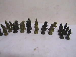lot de sujets en bronze pour jeux d echec napoleon hauteur 7.5 cm a 10 cm - Foto 1 di 9