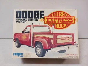 Camioneta MPC DODGE EDICIÓN ESPECIAL PICKUP LI'L ROJA EXPRESS 1/25 - Imagen 1 de 6
