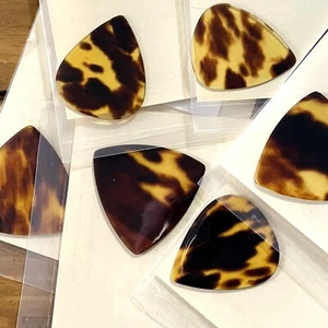 Tortoiseshell Guitar Bass Pick Thin Thick (*ExcellentMaterial) - Picture 1 of 27