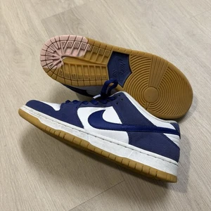 Nike SB Dodgers Men's Dunks Size 9.5  Blue White Sneakers - Picture 1 of 8