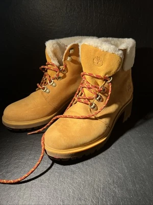 Timberland Women’s Waterproof Fur-Lined Boots Wheat Nubuck Size 7.5 - Image 1 of 4