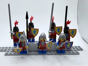 LEGO® MOC – 7 Löwenritter mit Waffen & Schilden – aus Originalteilen gebaut - Bild 1 von 11