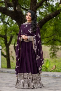 Nuovo bellissimo abito in finta georgette con fondo e dupatta per ricevimento - Foto 1 di 14
