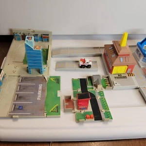 4 Vintage micro machines Play sets from 1989 and 1991 and tow truck See Pictures - Picture 1 of 11