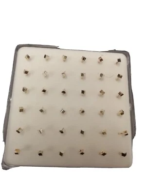 Confezione 36 Orecchini Per Naso In Argento 800/925 A Forma Di Cubo Argento  - Immagine 1 di 2