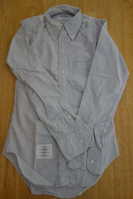 Camisa de algodón Oxford a rayas azul universitarias Thom Browne nueva sin etiquetas precio de venta sugerido por el fabricante 370 USD Foto 1 de 4