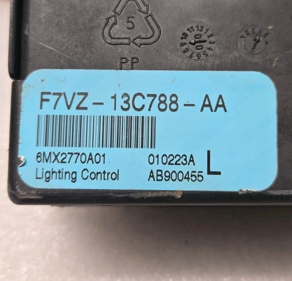 Модуль управления освещением 1995-1996 Lincoln Town Car LCM Grand Marquis F7VZ-13C788 - Изображение 1 из 4