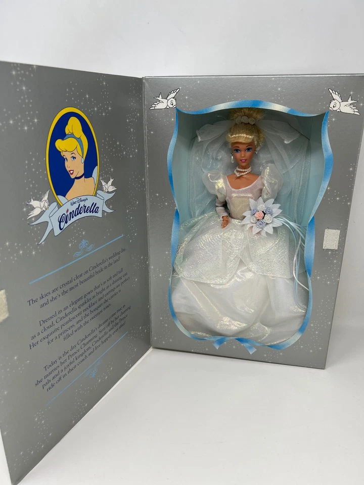 Barbie Cenicienta Boda Disney 1995 45 Aniversario Foto 1 de 4