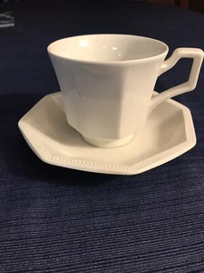 4 FOUR OF Johnson Bros Heritage White Cup-and-Saucer Sets, Excellent Condition - Picture 1 of 5