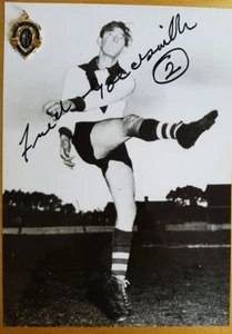 1955 FRED GOLDSMITH STH/MELB HAND SIGNED B&W PHOTO & FREE REPLICA BROWNLOW MEDAL - Bild 1 von 2