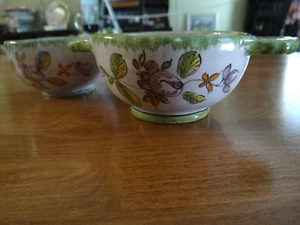 2 Vintage Porringer Quimper Stil Französische Fayence Keramik Schalen Blumen Grün - Bild 1 von 13