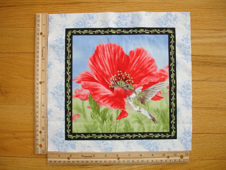 Bloque de tela de edredón de algodón rojo y verde amapolas colibrí rojos y verdes (C)  Foto 1 de 1