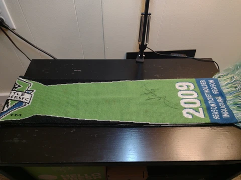 MLS Sounders 2009 Season Ticket Holders Inaugural Scarf - Signed #9 Le Toux Cover
