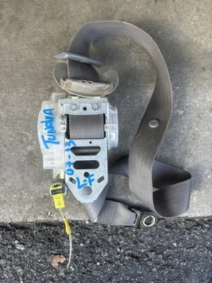 Cinturón de seguridad delantero Toyota Tundra gris 2007-2008-2009-2010-2011-2012-2013 Foto 1 de 2