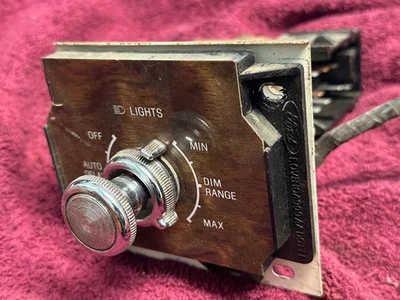 1980 81 82 83 84m85 86 87 88 1989 Lincoln Town Car faro e interruptor de atenuación automática Foto 1 de 4