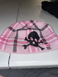 Pink Skull And Cross Bone Beanie - Picture 1 of 3