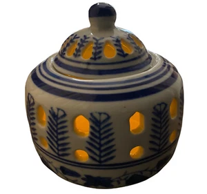 Keramik blau weiß Teelicht Kerzen Räucherstäbchenhalter handbemalt Windlicht  - Bild 1 von 10