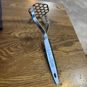 Vintage Potato Masher Stainless with Cornflower Handle Unbranded, Made in USA - Picture 1 of 5