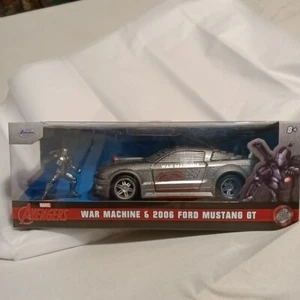 Jada Toys Marvel Avengers War Machine und 2006 Ford Mustang GT - Bild 1 von 3