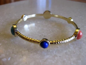 RJ Graziano goldfarbener Armreif Armband / Faux Türkis, Koralle & Lapis Cabs - Bild 1 von 6