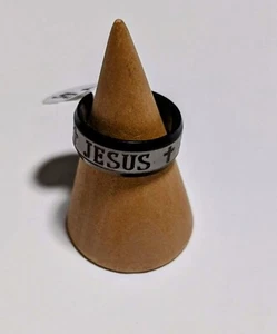 Jesus/Kreuz zweifarbig gebürstet mittig und schwarz 8 mm geätzt Ring - Bild 1 von 5