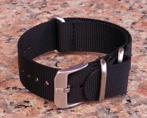 Cinghia di tessitura LUMINOX 22mm Nylon Balistico Nero 3 fili 3000 3040 3900 3050 395 - Foto 1 di 1