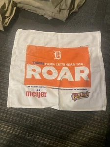 Detroit Tigers Roar Fans! Rally Towel 16.5 x 15 inches Ballpark - Picture 1 of 2
