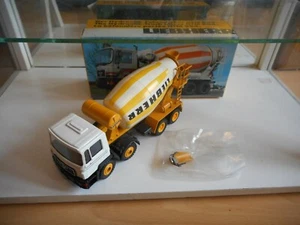 Conrad MAN HTM 904 Cement Truck "Liebherr" in White/Yellow on 1:50 in Box - Picture 1 of 3