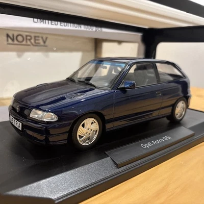1:18 Norev 1992 Vauxhall Opel Astra GSi Blue Metallic 183670 - Image 1 of 4