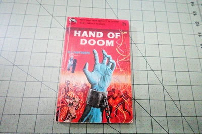 HAND OF DOOM BY R.L. FANTHORPE RARE BADGER BOOKS UK PULP ERA SF PB - Image 1 of 3