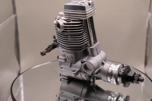 OS 70 Surpass O.S Engineering at its Best. Model Aeroplane Four Stroke Engine - Picture 1 of 24