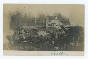 RPPC FREIGHT YARD TRAIN WRECK ~ TWO CRANES ~ Meriden, Connecticut, DEC. 6, 1906 - Picture 1 of 2