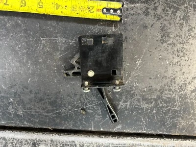 Troybilt Bronco 13WX78KS011 7 velocidades control # 983-04216 Foto 1 de 4