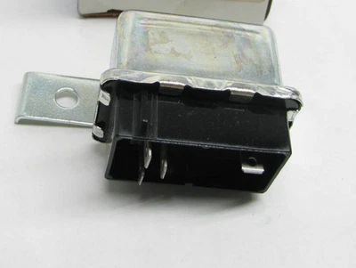 Relé compresor de aire acondicionado Dodge D100 D150 D250 D350 W100 W150 W250 W350 Dakota Daytona Foto 1 de 4