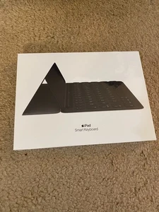 Brand New Apple Smart Keyboard US English – iPad 7/8/9 • Air 3 • 10.5-inch Pro - Picture 1 of 2