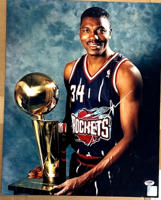 Hakeem Olajuwon Signed 16X20 Photo PSA/DNA Houston Rockets Auto PSA C46341 - Image 1 of 4