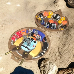 GALAXY WAR STRIKER SPACESHIP WITH 8 ROBOTS (COMPLETE) / EUGENE TOYS 1997 - Bild 1 von 4