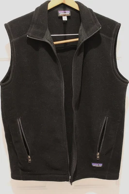 PANTAGONIA MEN BLACK VEST-EUC-SIZE L-ZIP POCKETS BLACK FRIDAY SALE! FREE SHIP - Image 1 of 4